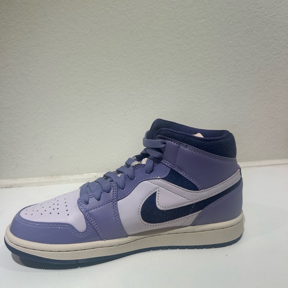 Brand new purple jordans, never worn, size 7.5 women